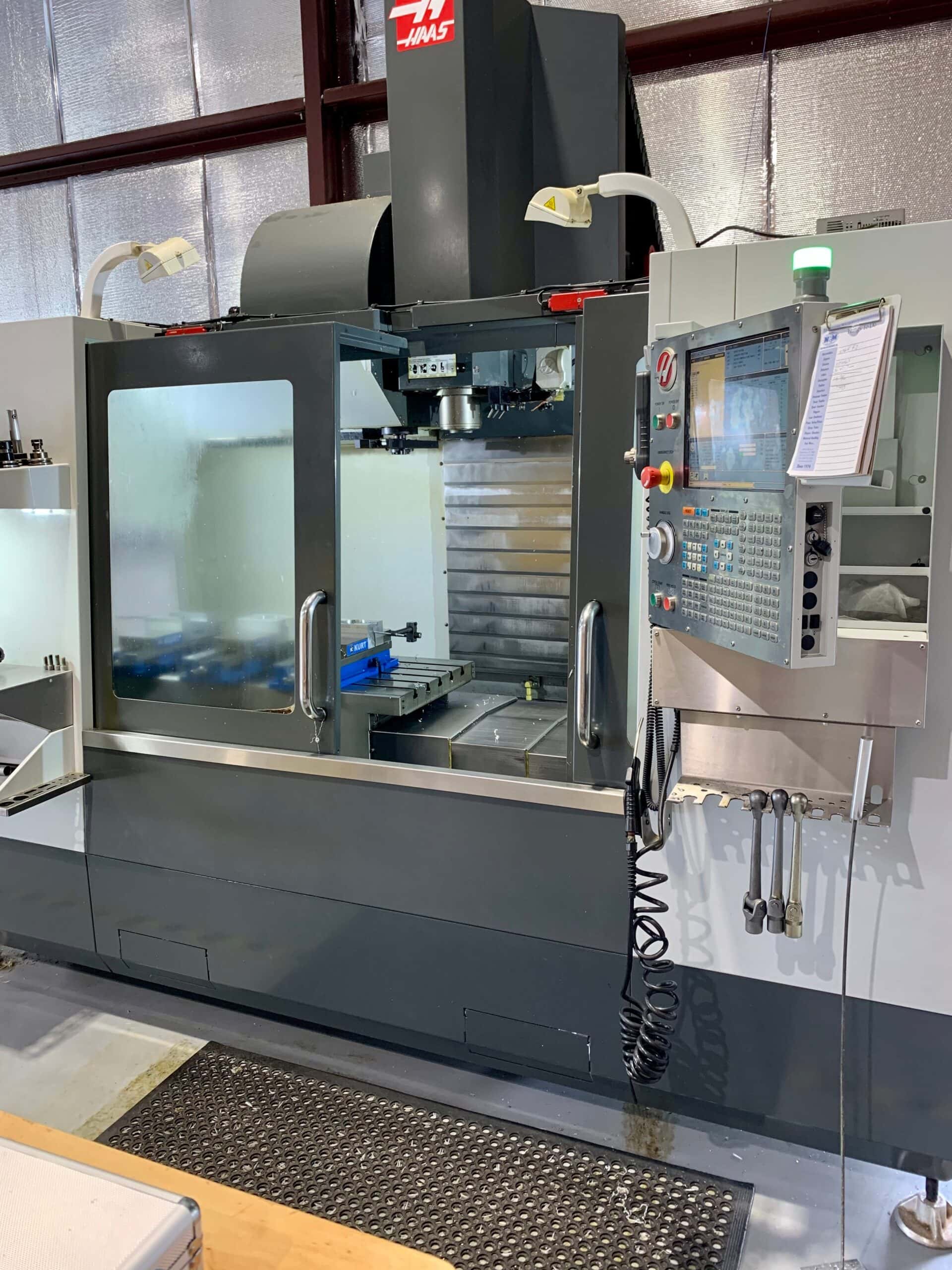 Haas VF-4 VMC, 2014 - Chip Auger, Programmable Coolant Nozzle - Image 2