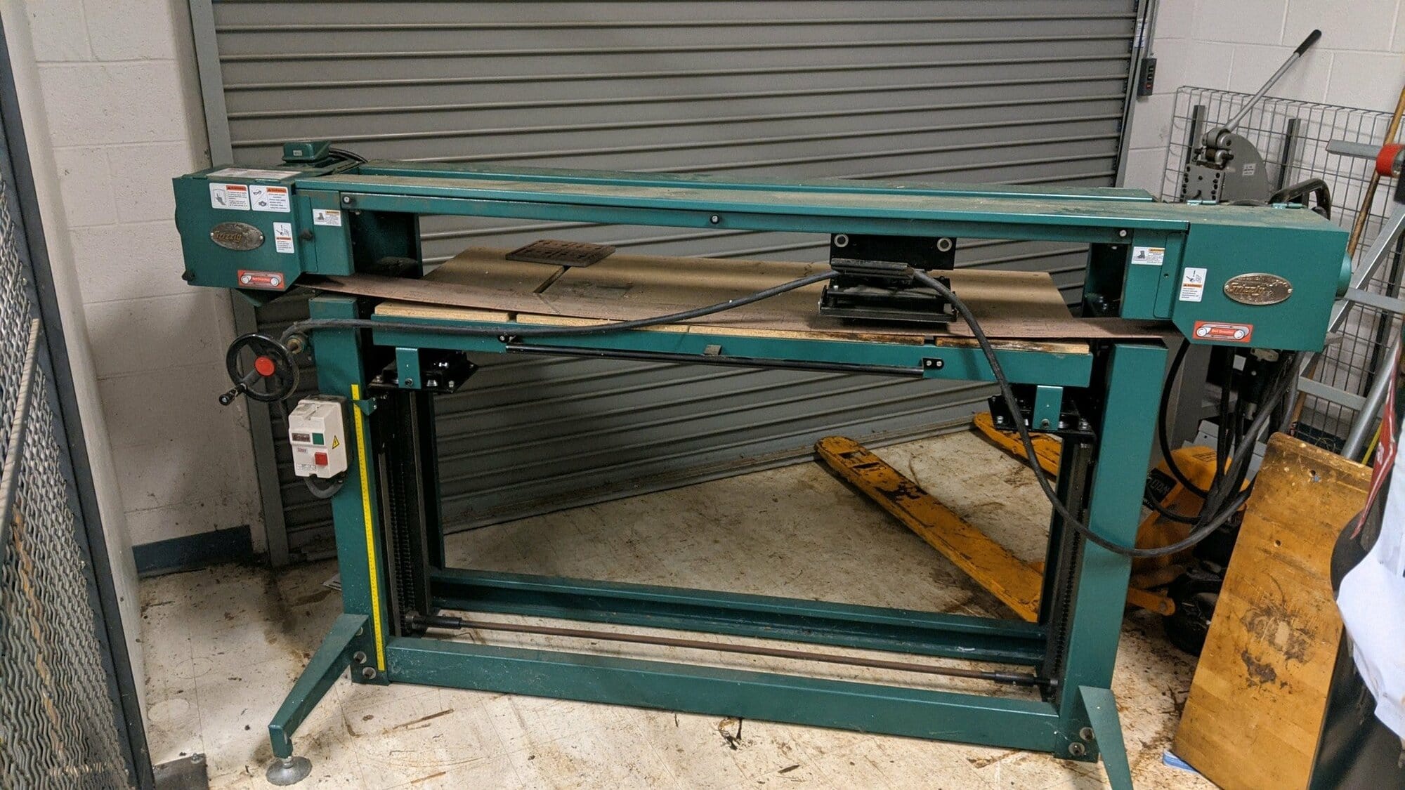 Grizzly G5394 Stroke Sander 2018 Revelation Machinery