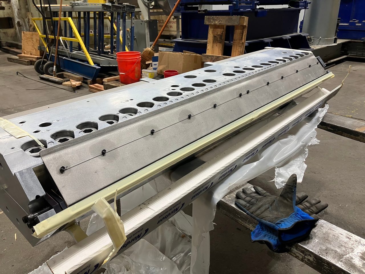 Extrusion Dies / Nordson Model H-40 Sheet Die, 2002 - 58" Slot Opening, Unused/ Refurbished