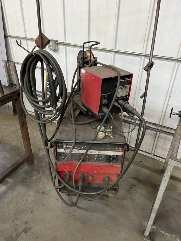 Lincoln CV300 Welder Revelation Machinery