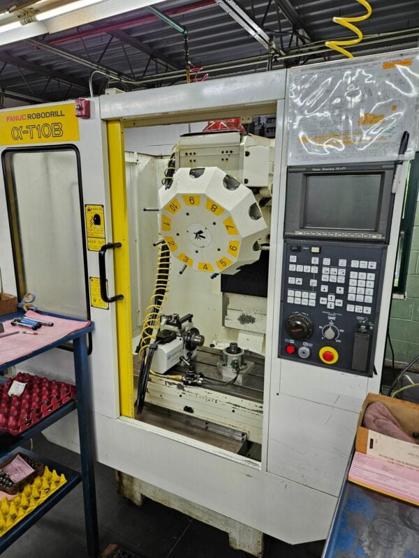 Fanuc ROBODRILL αT-10B VMC, 1995