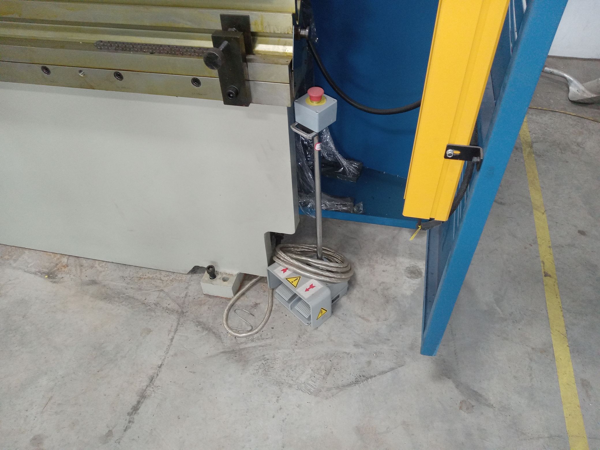 100 Ton x 10' Baileigh PPTK 100/30 CNC Press Brake, 2021 - YSD6000 CNC Controller, Never Powered Up. - Image 4