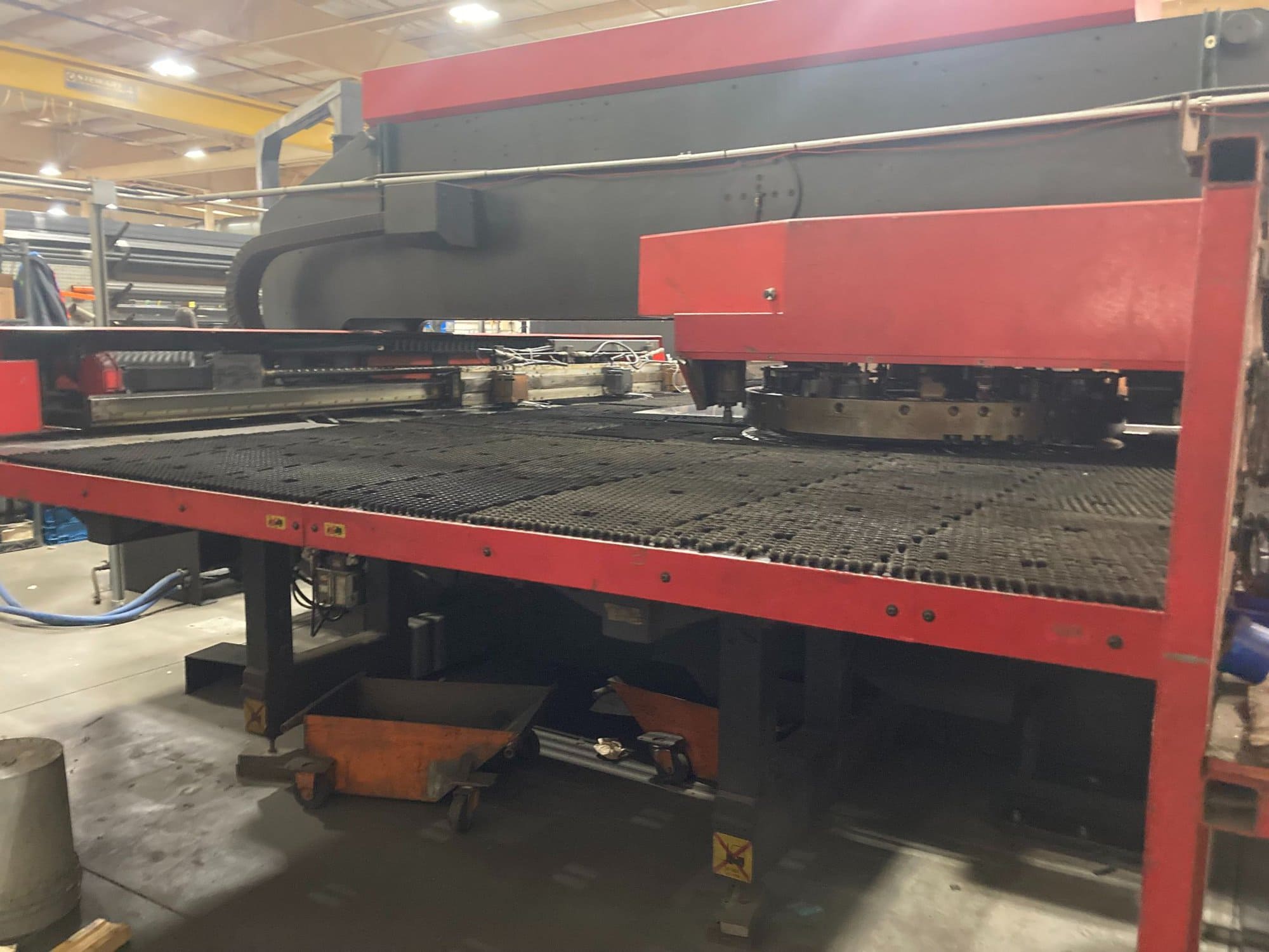 33 Ton Amada VIPROS 358 King II CNC Turret Punch, 1999 - Load/Unload ...