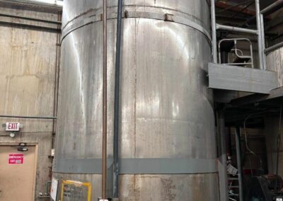 5400 gallon stainless steel mixing tank with turbine agitation