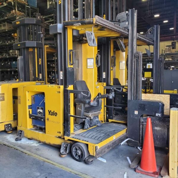 Yale NTA030SB Narrow Aisle Forklift