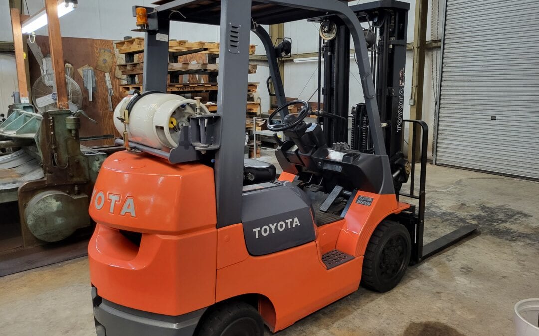2000 toyota forklift with fork extensions in great condition