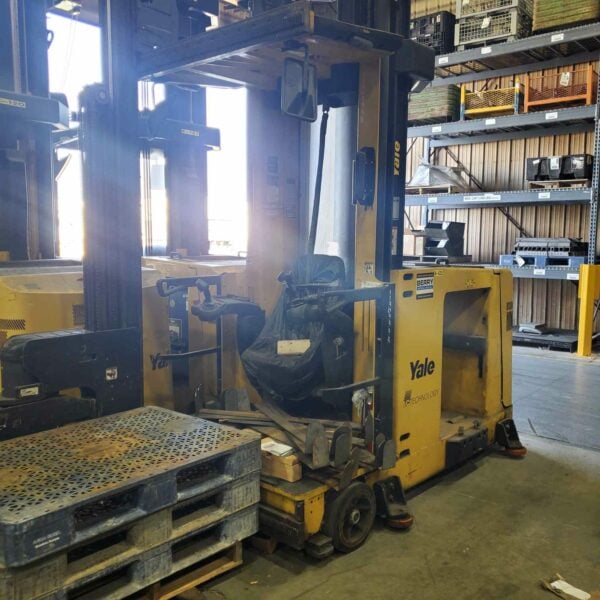 Yale NTA0330SB Narrow Aisle Forklift