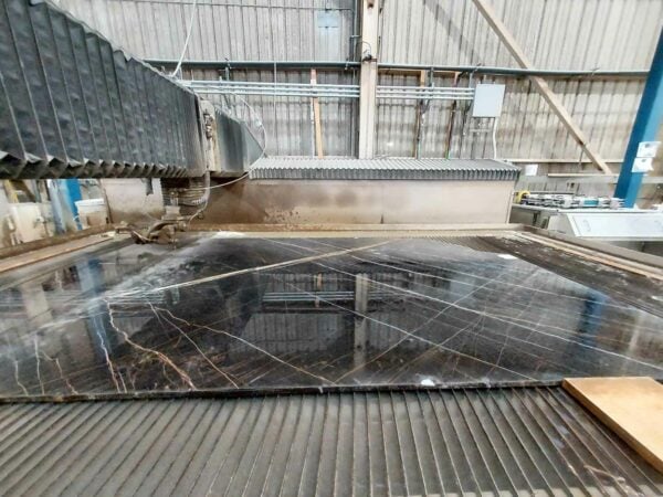 9' x 15' Flow Mach 3 Hyperjet CNC Waterjet