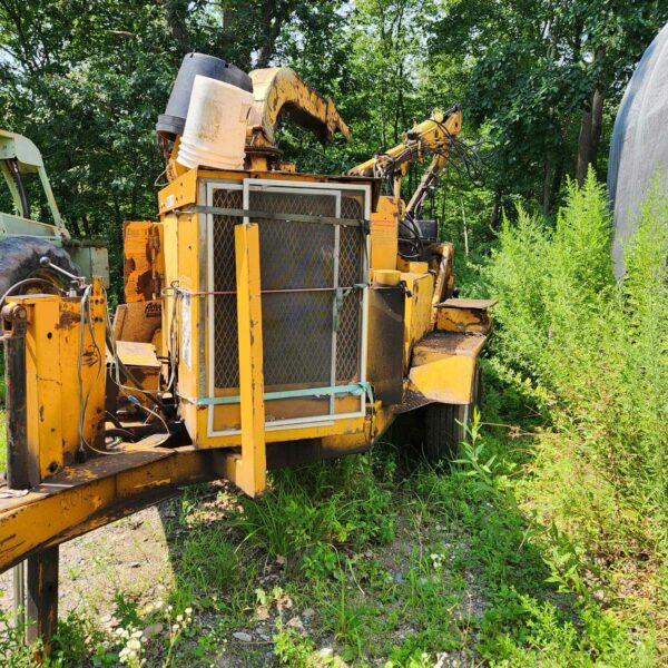 Tree Bandit 1400 Whole Tree Chipper