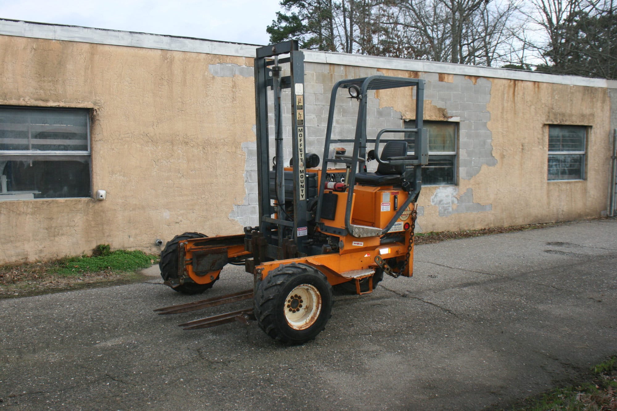 Buying Used Forklifts: Gas Forklifts vs Electric Forklifts | RM Blog