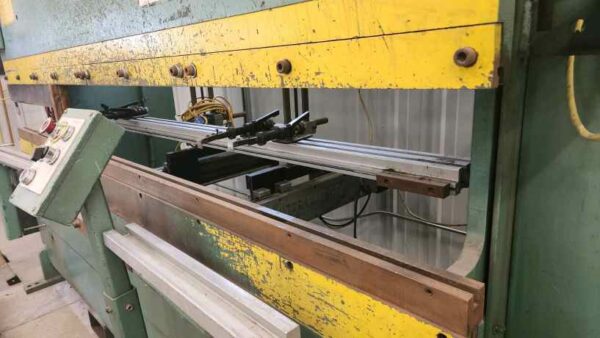 50 Ton x 8' Betenbender Press Brake