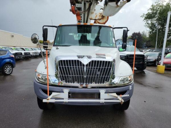 International 4000 Digger Derrick Automatic Crane Truck