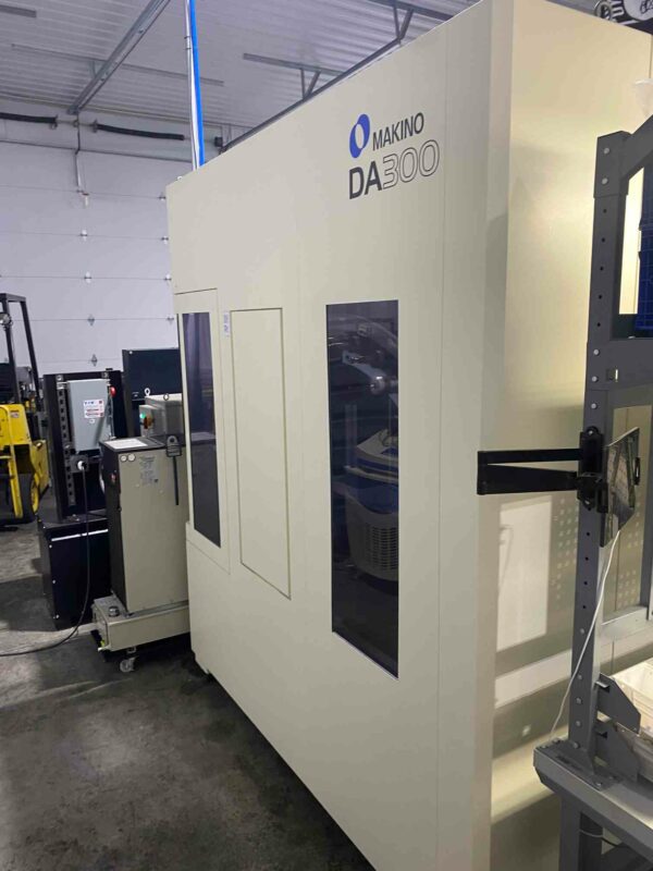 Makino DA300 VMC