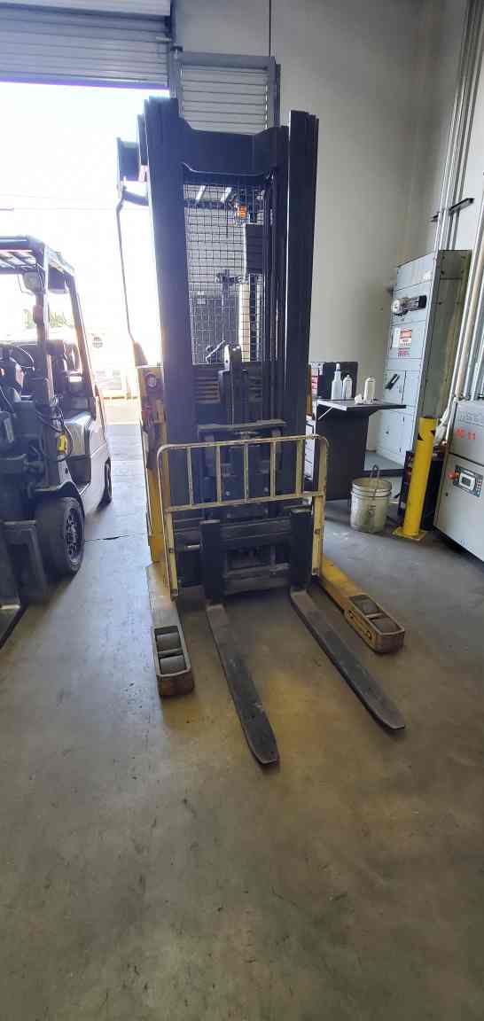 Yale NR040AENS24TE091 4000 Lb Electric Forklift