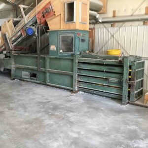 Maren Closed Door Manual Tie Horizontal Baler with Byron 3020B Hydraulic Driven Conveyor