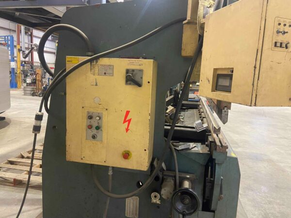 125 Ton x 10' Amada RG-125 Press Brake