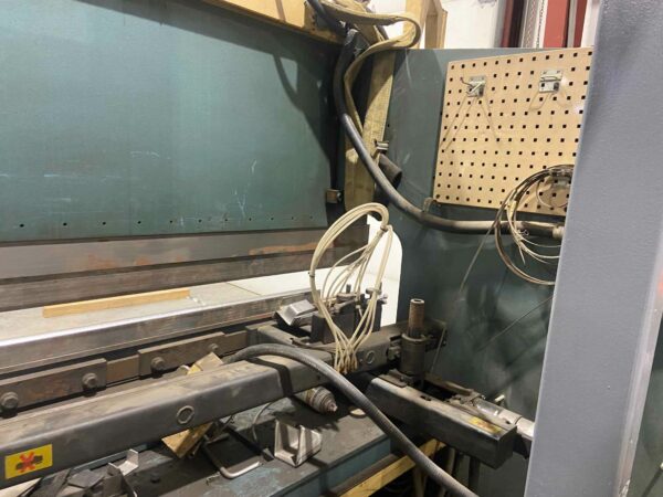 125 Ton x 10' Amada RG-125 Press Brake