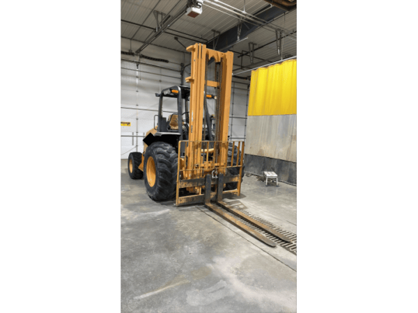 Case 588H Rough Terrain Forklift