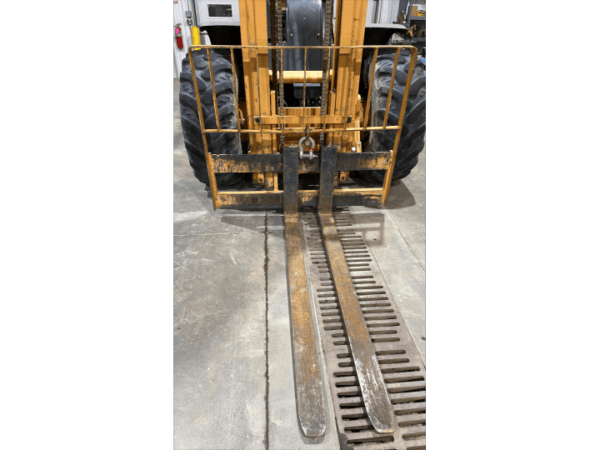 Case 588H Rough Terrain Forklift