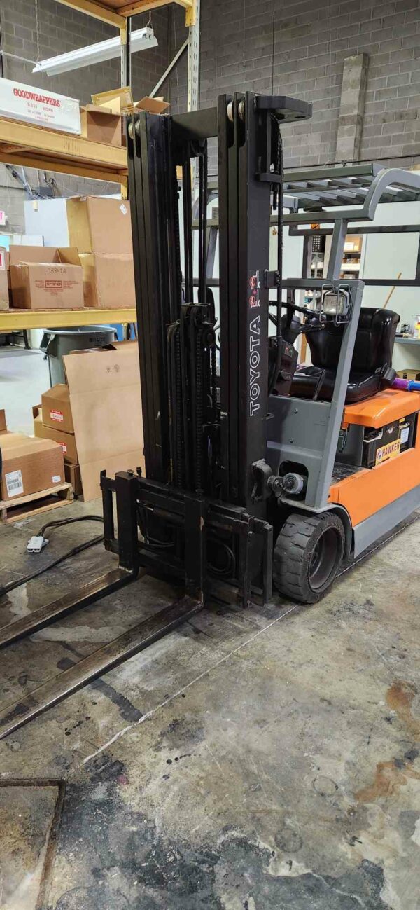 3,000 Lbs. Toyota 5FBE15 Electric Forklift