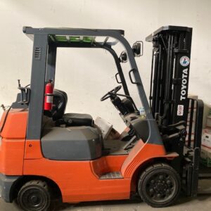 4,900 lbs. Toyota High-Capacity Adjustable Forklift