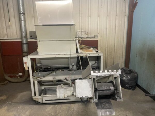 Puckmaster LT'L Pucker 16-6 Hydraulic Briquetting Machine