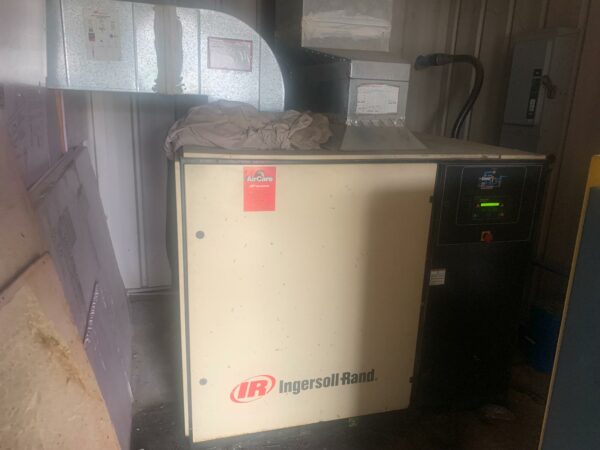 Ingersoll Rand EP50-PE 125 Air Compressor with Dryer