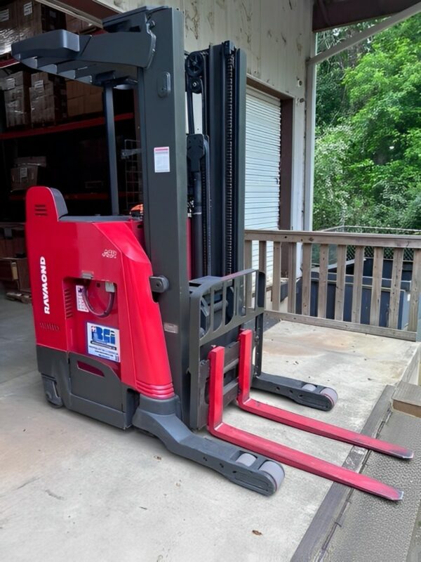 Raymond 750-R35TT Reach Forklift