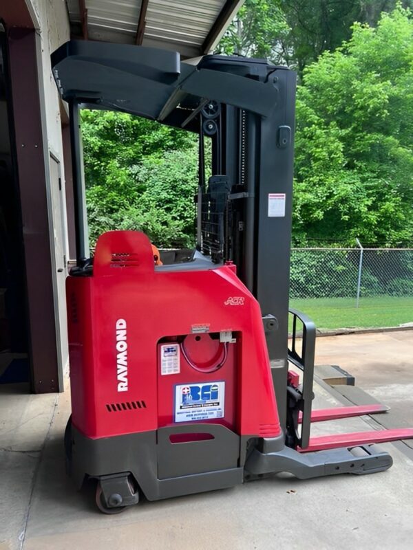 Raymond 750-R35TT Reach Forklift