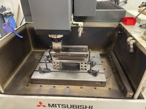 Mitsubishi EA8M CNC EDM