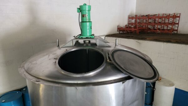 1,500 Gallon Stainless Steel Mix Tank