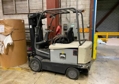 crown 4500 lb capacity electric pallet jack model wp2335-45