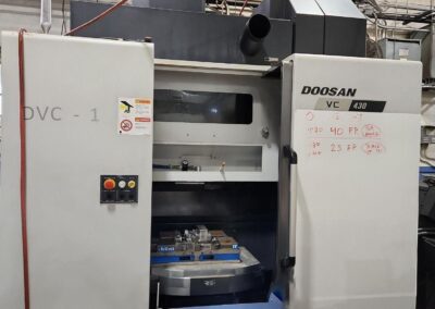2020 doosan vc 430 dual pallet vertical machining center