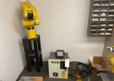 fanuc paint mate 200ib with controls and training pendant