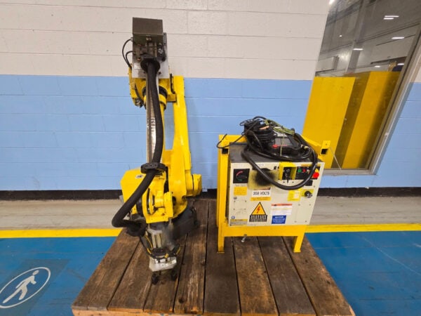 FANUC M-710iC/50 Type A05B-1125-B201 Robot, 2012 - Pendant and Power Supply