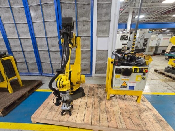 FANUC M-710iC/50 Type A05B-1125-B201 Robot, 2012 - Pendant & Power Supply