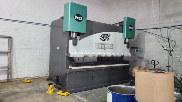12' x 275 Ton Piranha Pro Series 2 CNC Hydraulic Press Brake, 2000 - Delem CNC Control