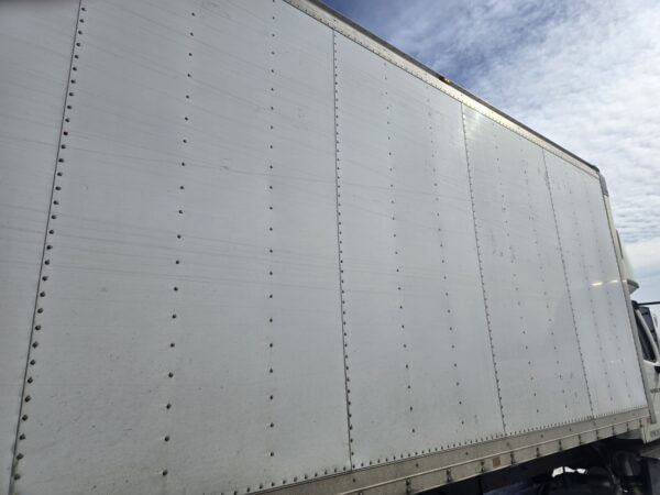 Freightliner M2 26' Straight Truck w/ Liftgate, 2014 - Image 11
