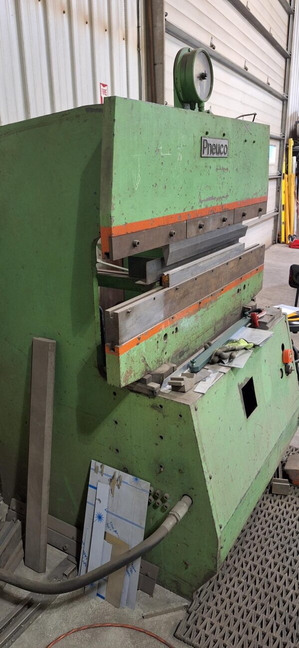 35 Ton x 4' Pneuco V4-35 Pneumatic Press Brake - Image 2