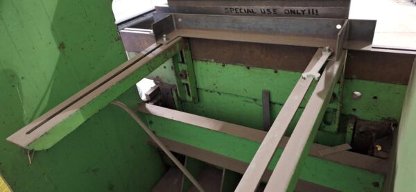 35 Ton x 4' Pneuco V4-35 Pneumatic Press Brake - Image 3