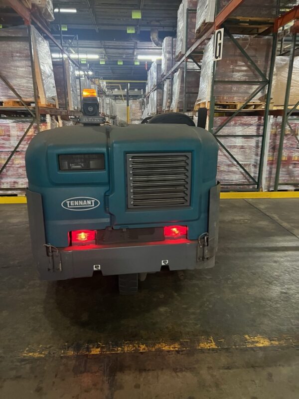 Tennant S30 Shop Sweeper- 550 Hours - Image 3