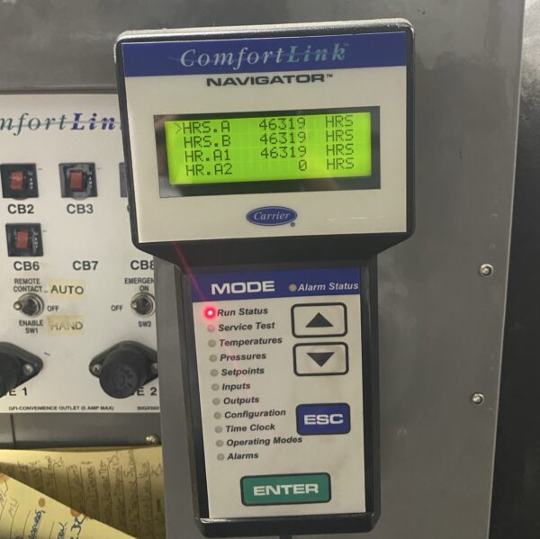 175 Ton Carrier 30HXC186RZE660 Chiller, 2004 - Image 3