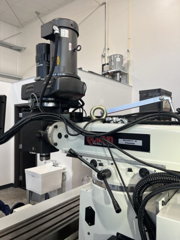 Republic Lagun MM III Manual Vertical Knee Mill, 2020 - Acu Rite DRO - Image 4