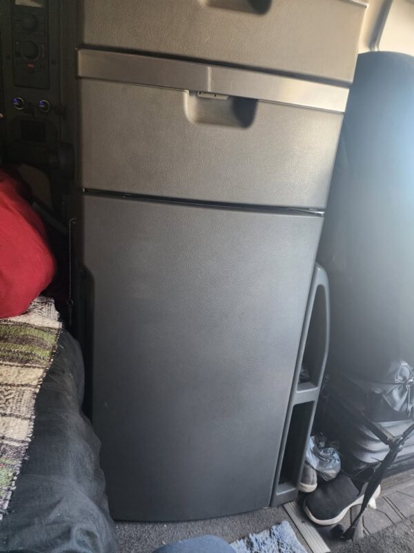 Volvo VNL860 Sleeper Truck, 2019 - ~1,000,000 Miles - Image 3