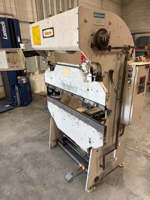 17 Ton x 4' Di-Acro 14-48-1 Hydraulic Press Brake, 1976 - Backgauge - Image 4