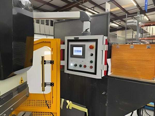 44 Ton x 6' US Industrial USHB44-6 Hydraulic Press Brake, 2021 - 2 Axis CNC Control, Tooling Available - Image 3