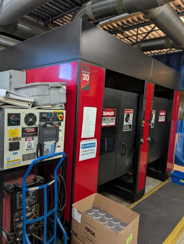 Lincoln Electric System 30HS Robotic Weld Cell, 2013 -  Fanuc ArcMate 100ic with R-30iA Control - Image 2