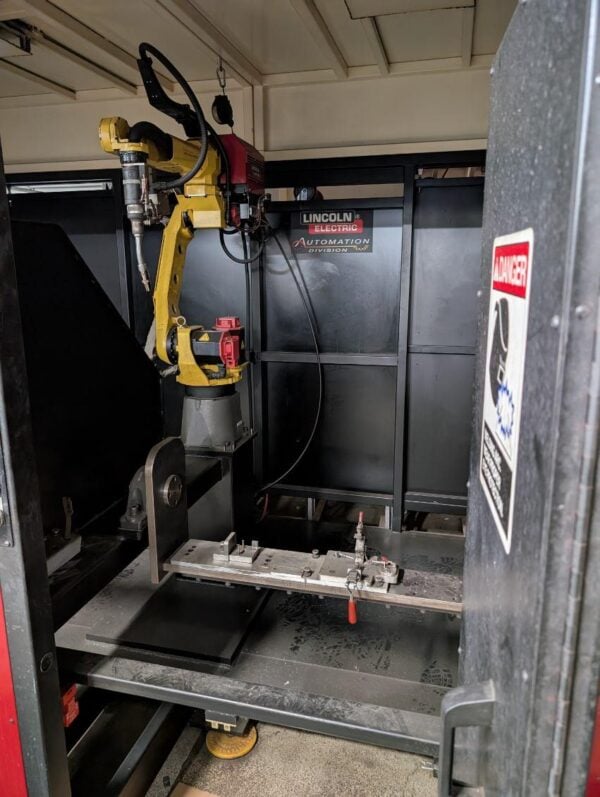Lincoln Electric System 30HS Robotic Weld Cell, 2013 -  Fanuc ArcMate 100ic with R-30iA Control - Image 4