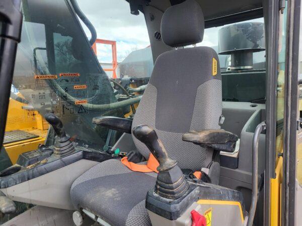 Volvo EC350 EL Excavator, 2019 - 3546 HOURS - Image 24
