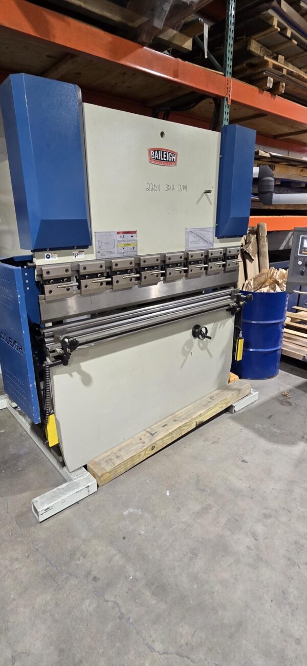 33 Ton x 5' Baileigh 3305CNC Hydraulic Press Brake, 2021 - Image 2